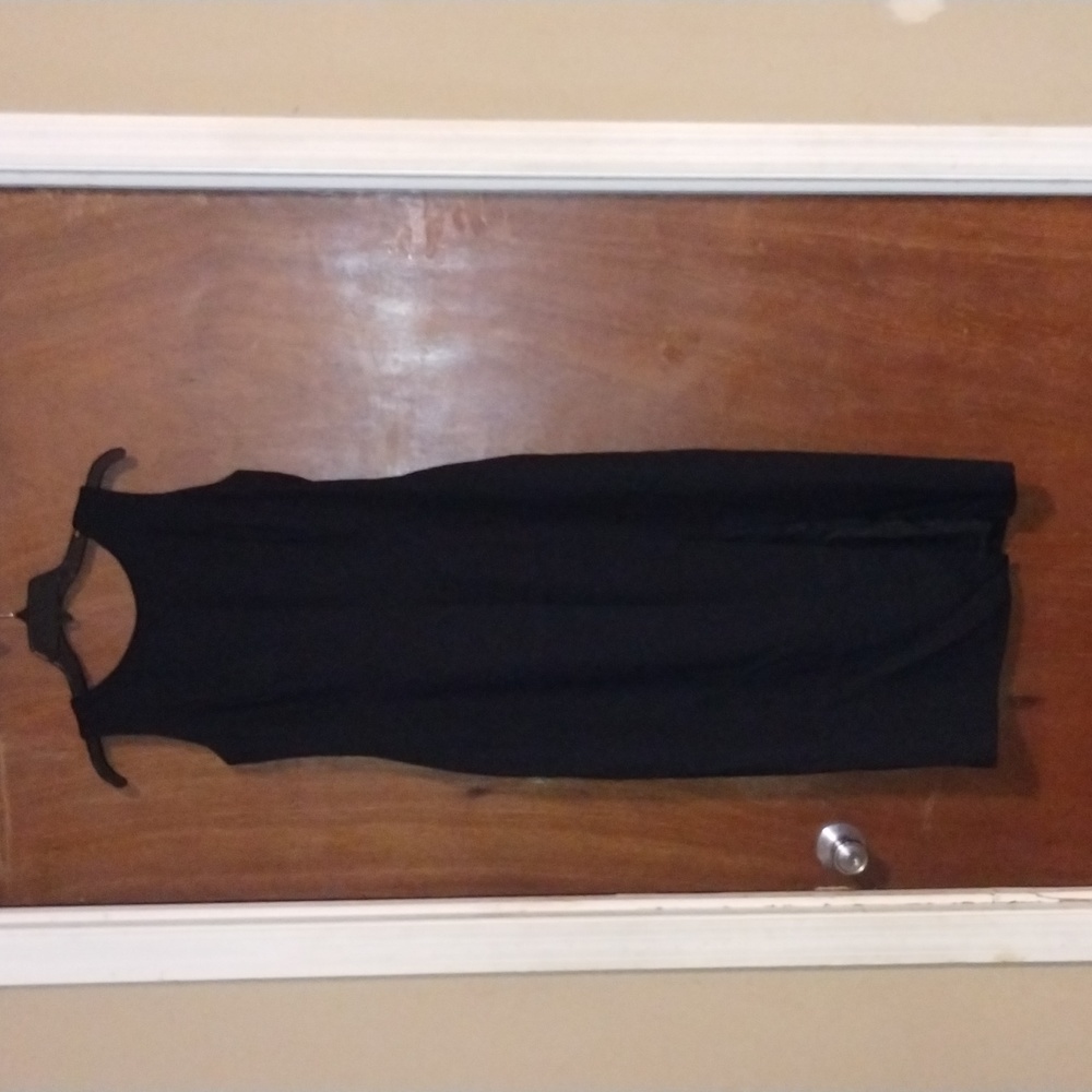 Black dress, women's 8P front slit.    A26